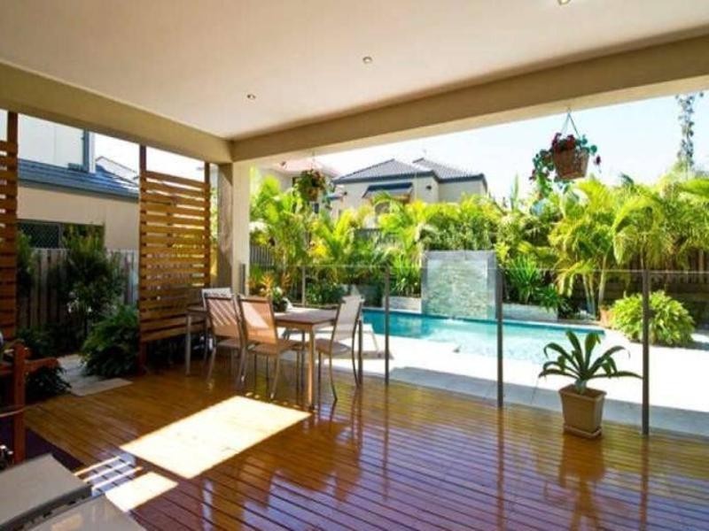 19 Port Peyra Crescent, Varsity Lakes QLD 4227