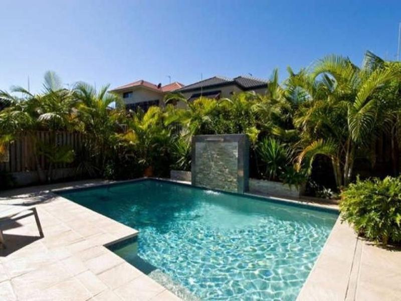 19 Port Peyra Crescent, Varsity Lakes QLD 4227