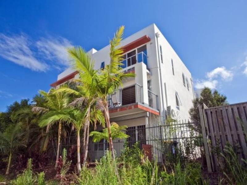 4/18 Tourangeau Crescent, Varsity Lakes QLD 4227