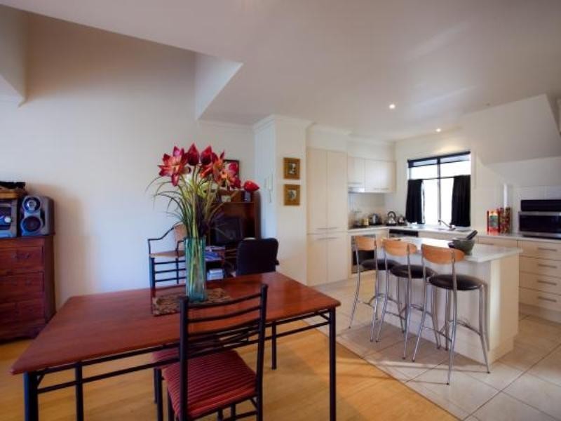 4/18 Tourangeau Crescent, Varsity Lakes QLD 4227