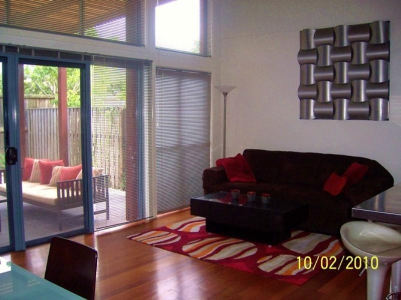 15 Shorehaven Place, Varsity Lakes QLD 4227