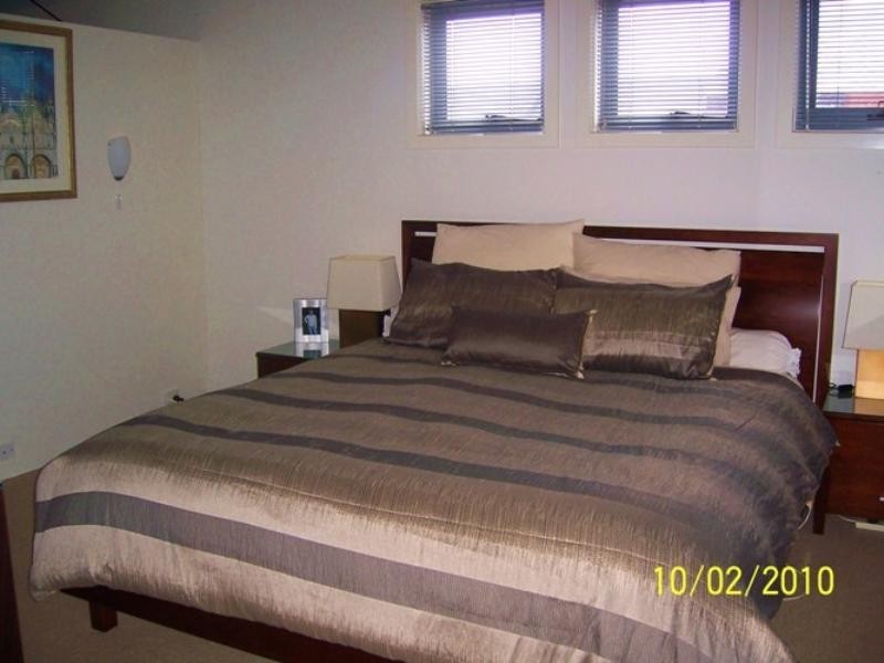 15 Shorehaven Place, Varsity Lakes QLD 4227