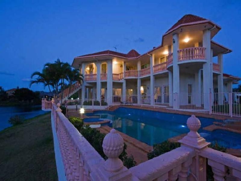 9 Blakehurst Place, Robina QLD 4226