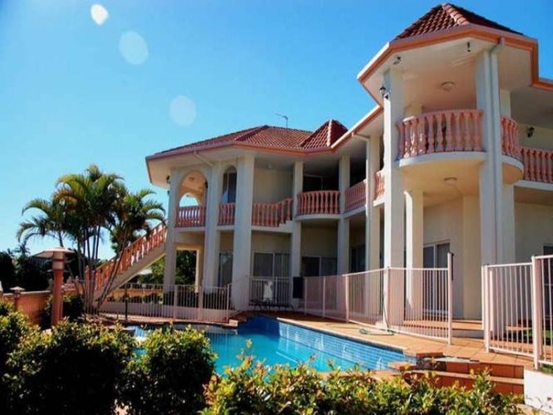 9 Blakehurst Place, Robina QLD 4226