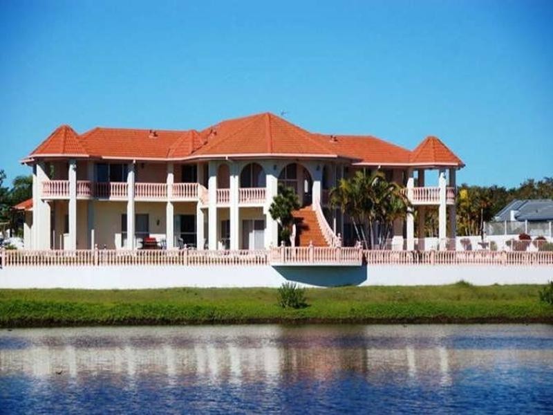 9 Blakehurst Place, Robina QLD 4226