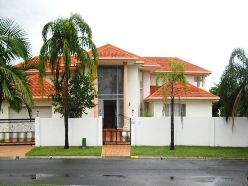 9 Blakehurst Place, Robina QLD 4226