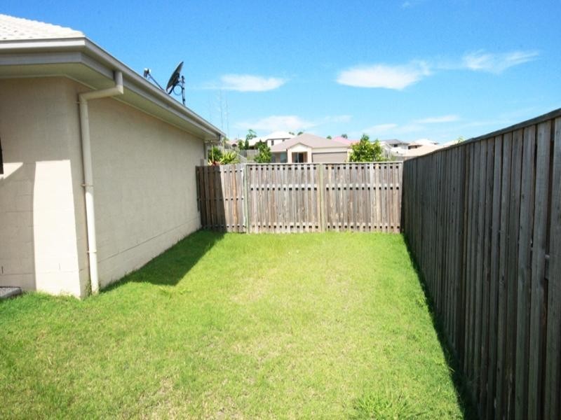 255 Universal Street, Oxenford QLD 4210