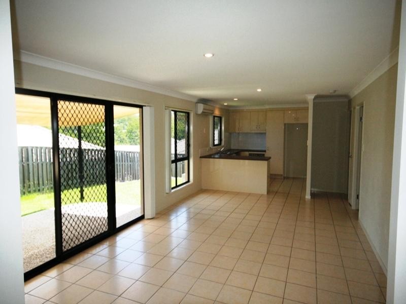 255 Universal Street, Oxenford QLD 4210