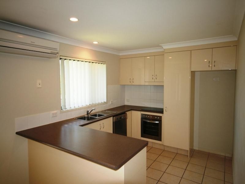 255 Universal Street, Oxenford QLD 4210