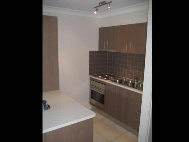 4/2 Palma Crescent, Varsity Lakes QLD 4227