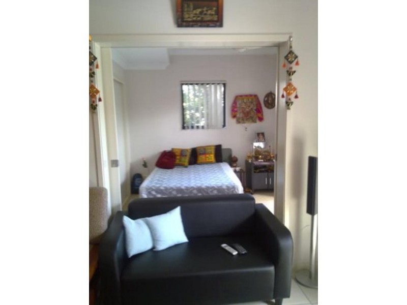 4/2 Palma Crescent, Varsity Lakes QLD 4227