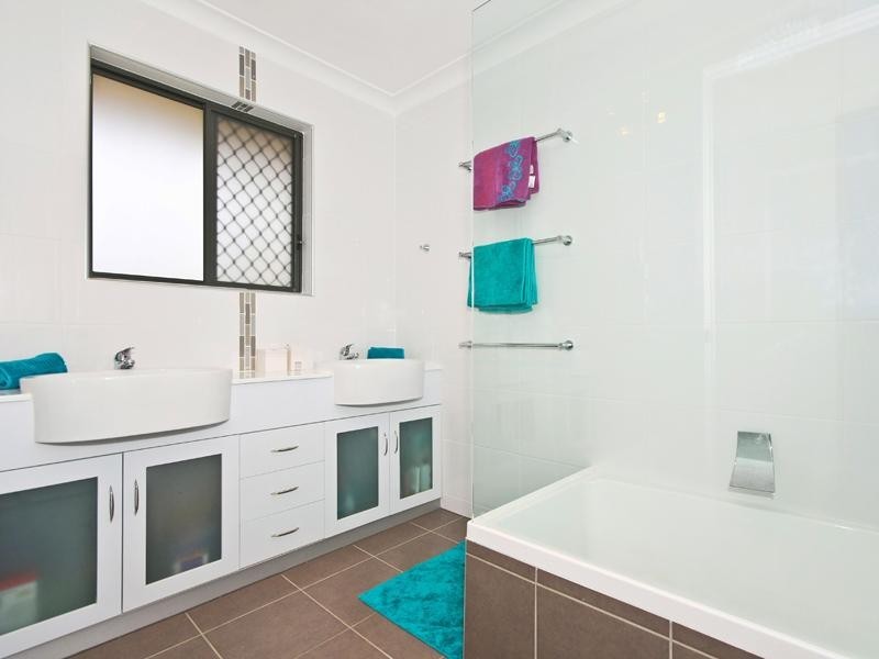 11 Razorbill Street, Burleigh Waters QLD 4220