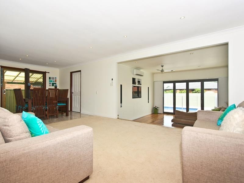 11 Razorbill Street, Burleigh Waters QLD 4220