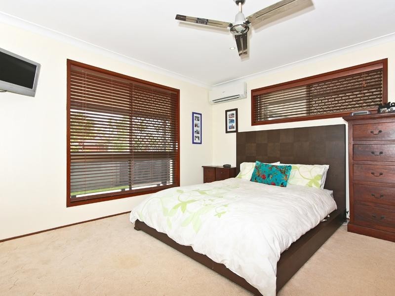 11 Razorbill Street, Burleigh Waters QLD 4220