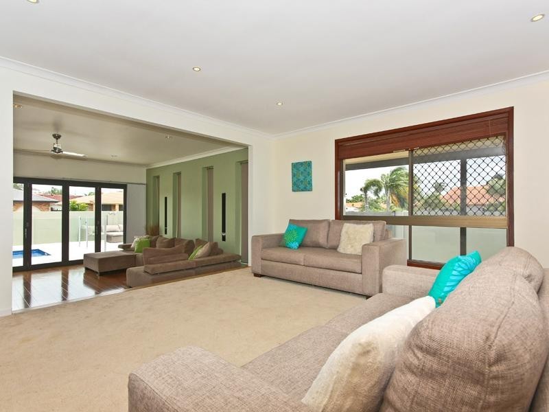 11 Razorbill Street, Burleigh Waters QLD 4220