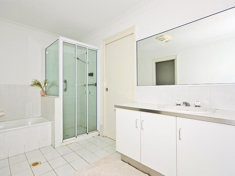 4 Bothwell Street, Robina QLD 4226