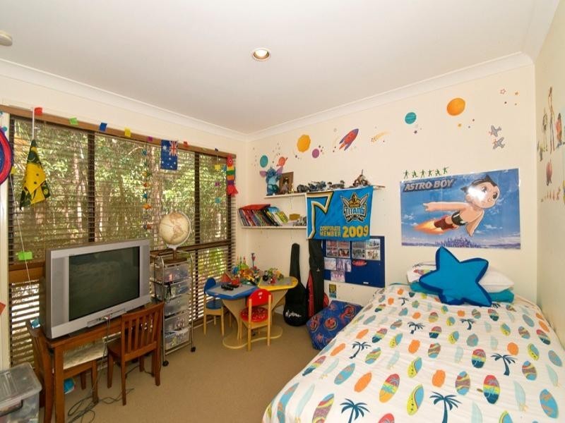 12 Cheshire Grove, Elanora QLD 4221