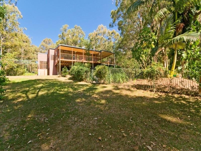 12 Cheshire Grove, Elanora QLD 4221