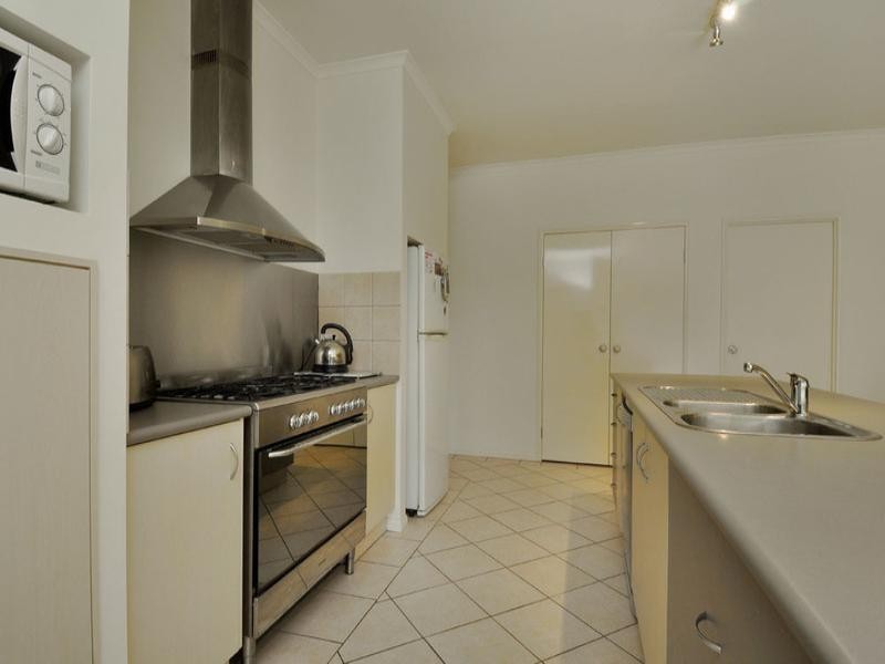 7 McKinley Court, Varsity Lakes QLD 4227