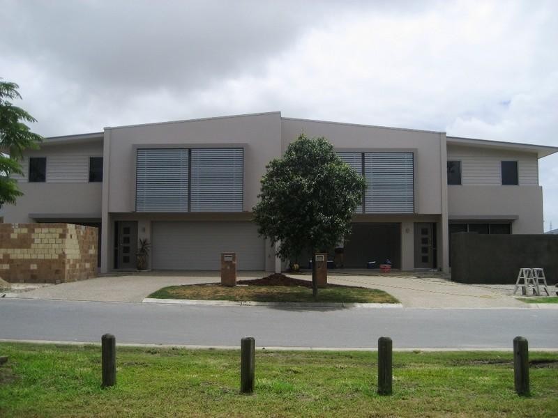 2/1 Maidenhair Place, Robina QLD 4226