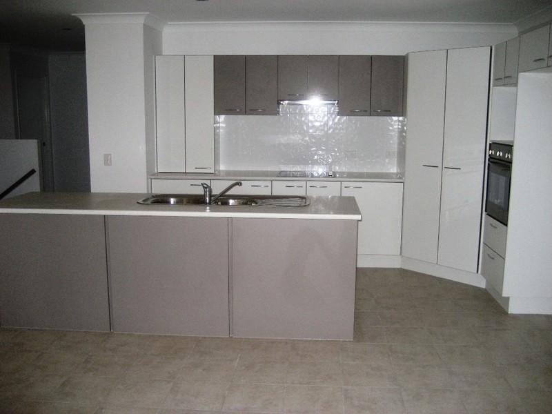 2/1 Maidenhair Place, Robina QLD 4226