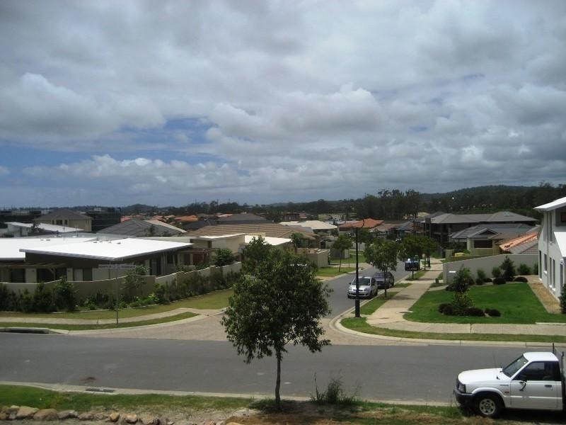 2/1 Maidenhair Place, Robina QLD 4226