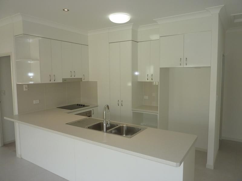 1-4 46 Bayswater Avenue, Varsity Lakes QLD 4227