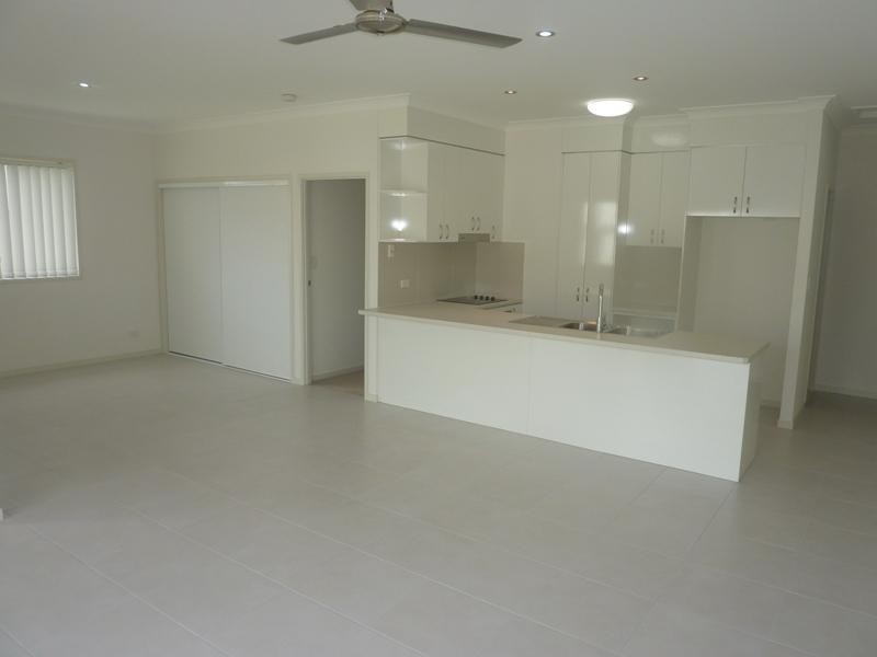 1-4 46 Bayswater Avenue, Varsity Lakes QLD 4227