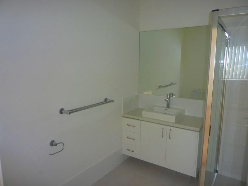 1-4 46 Bayswater Avenue, Varsity Lakes QLD 4227