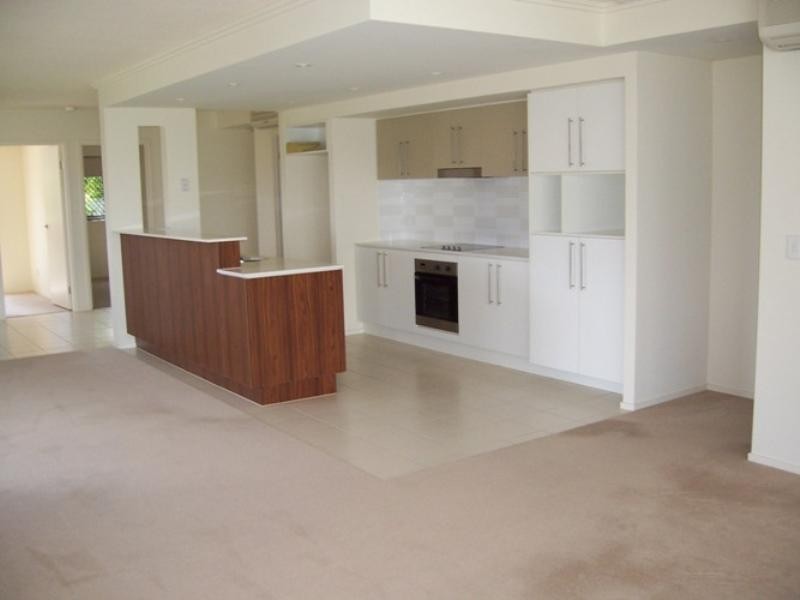 1/11 Promenade Avenue, Robina QLD 4226