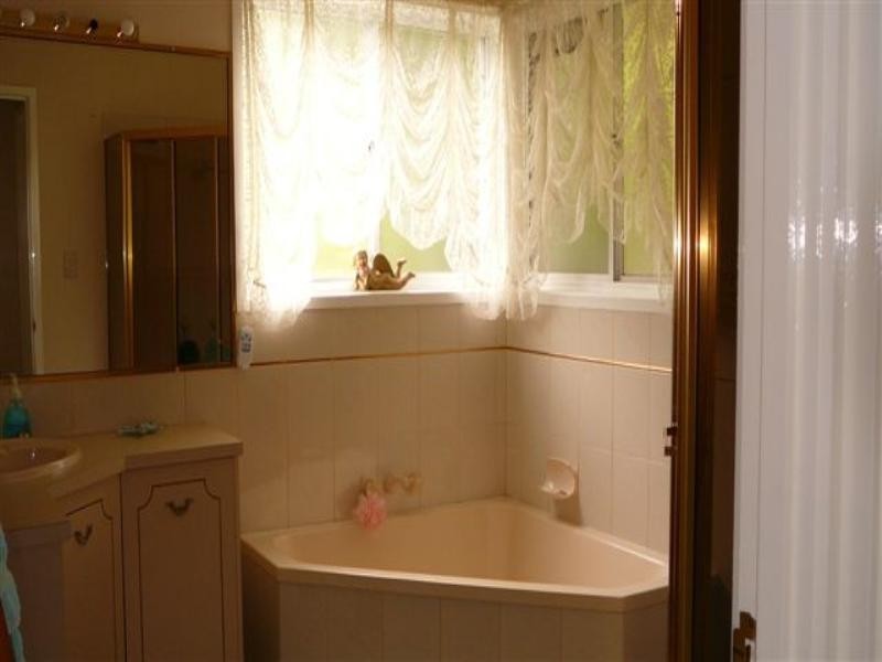 26 Esperance Close, Elanora QLD 4221