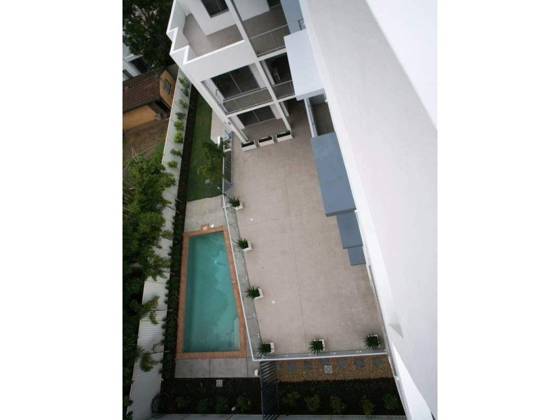 4/43 Anembo Street, Chevron Island QLD 4217