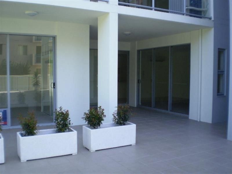 4/43 Anembo Street, Chevron Island QLD 4217