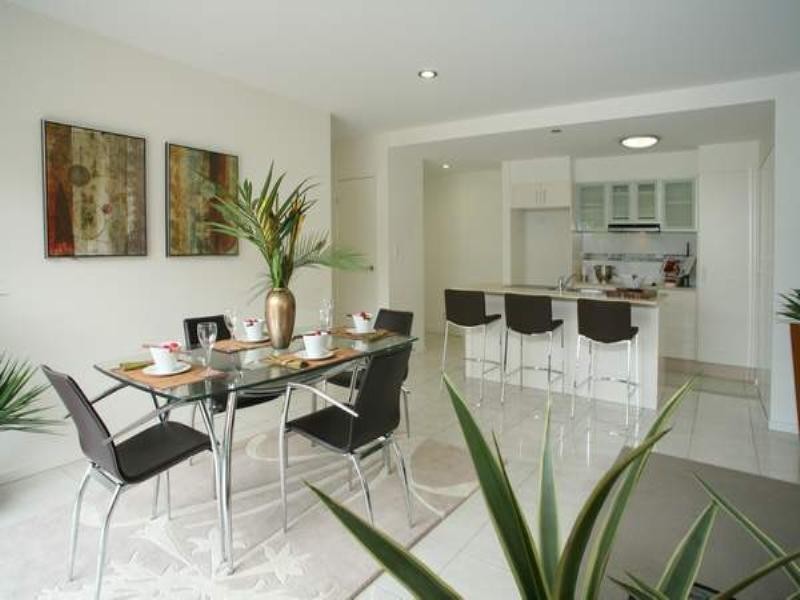 4/43 Anembo Street, Chevron Island QLD 4217