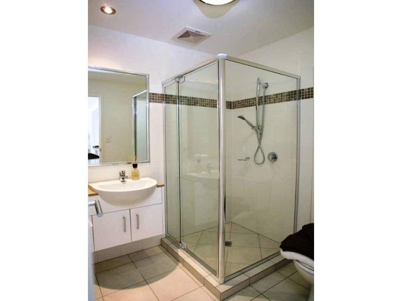 4/43 Anembo Street, Chevron Island QLD 4217