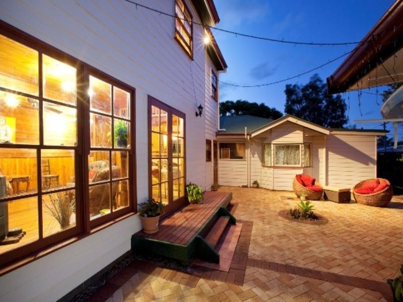 30 Twelfth Avenue, Palm Beach QLD 4221