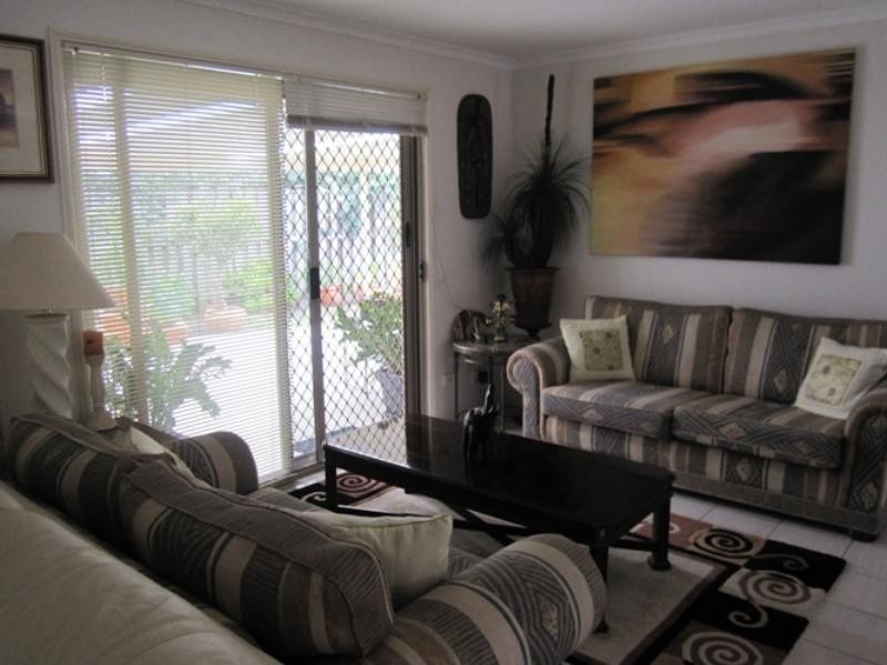 21 Parkside Circuit, Robina QLD 4226