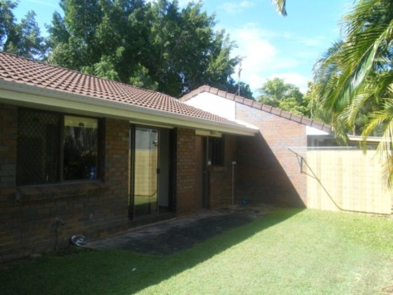 8/11 Cottesloe Drive, Robina QLD 4226