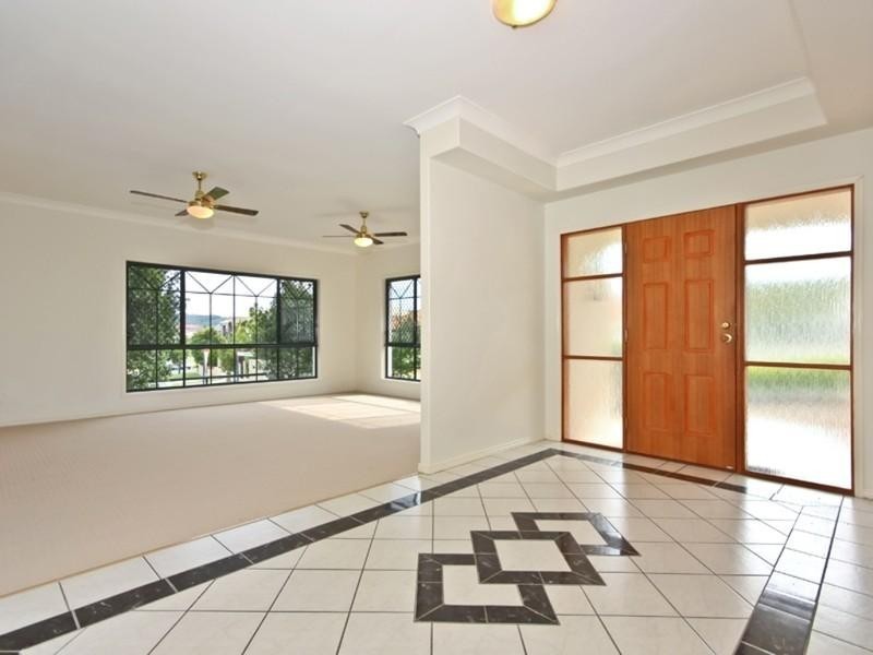 1 Tahoe Place, Varsity Lakes QLD 4227