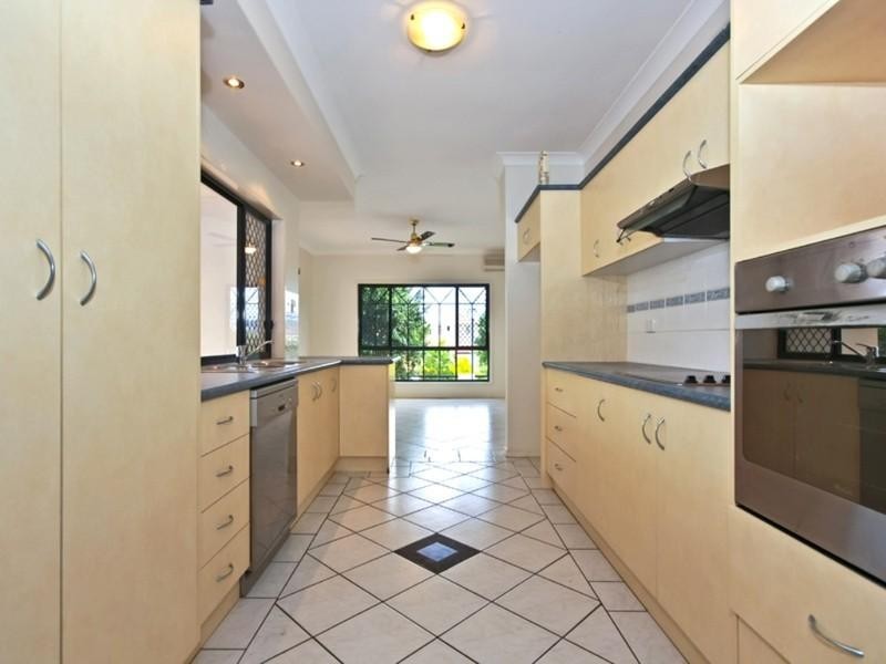 1 Tahoe Place, Varsity Lakes QLD 4227