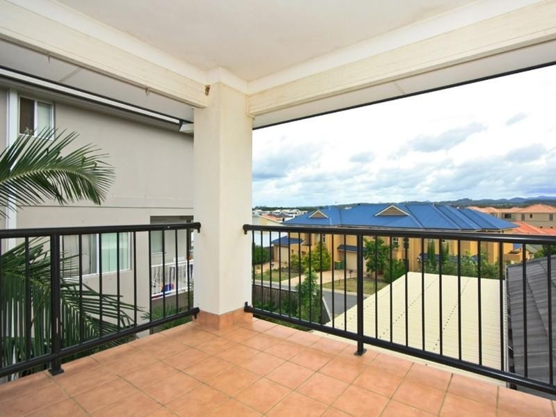 1 Tahoe Place, Varsity Lakes QLD 4227