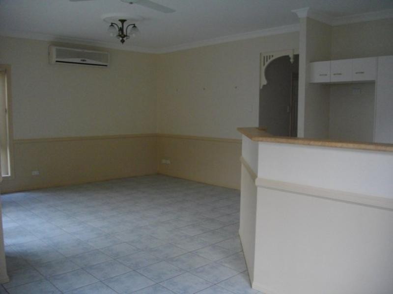 6 Windemere Crescent, Varsity Lakes QLD 4227