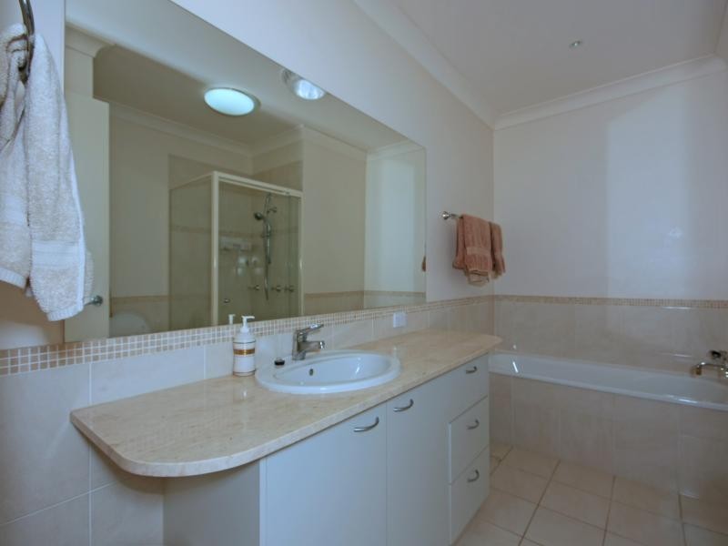 4/13 Ranier Crescent PENDING APPLICATION, Varsity Lakes QLD 4227