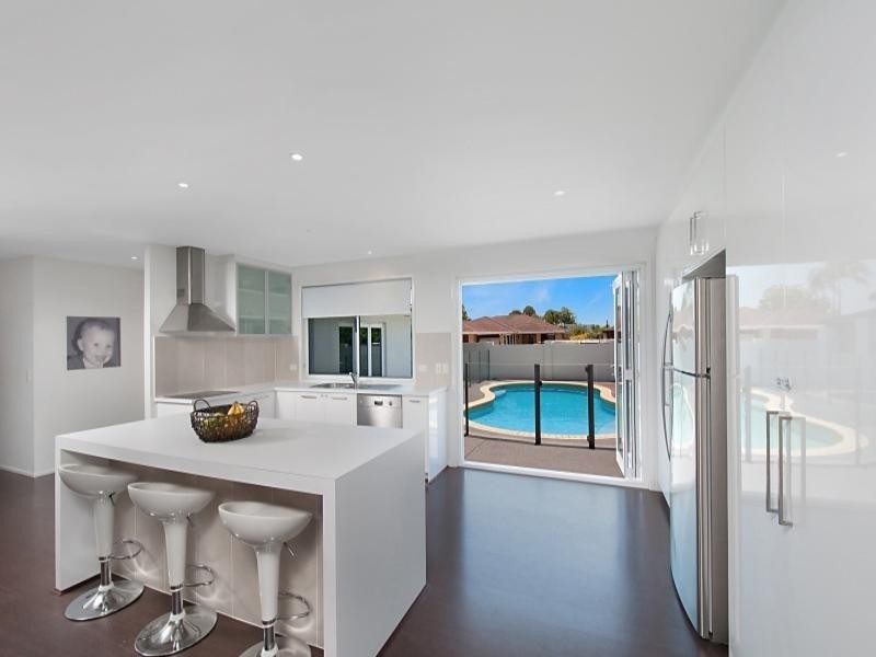 13 Port Drive, Mermaid Waters QLD 4218