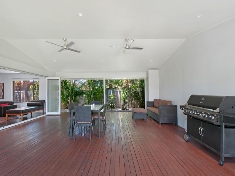 13 Port Drive, Mermaid Waters QLD 4218