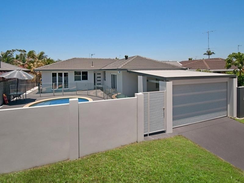 13 Port Drive, Mermaid Waters QLD 4218