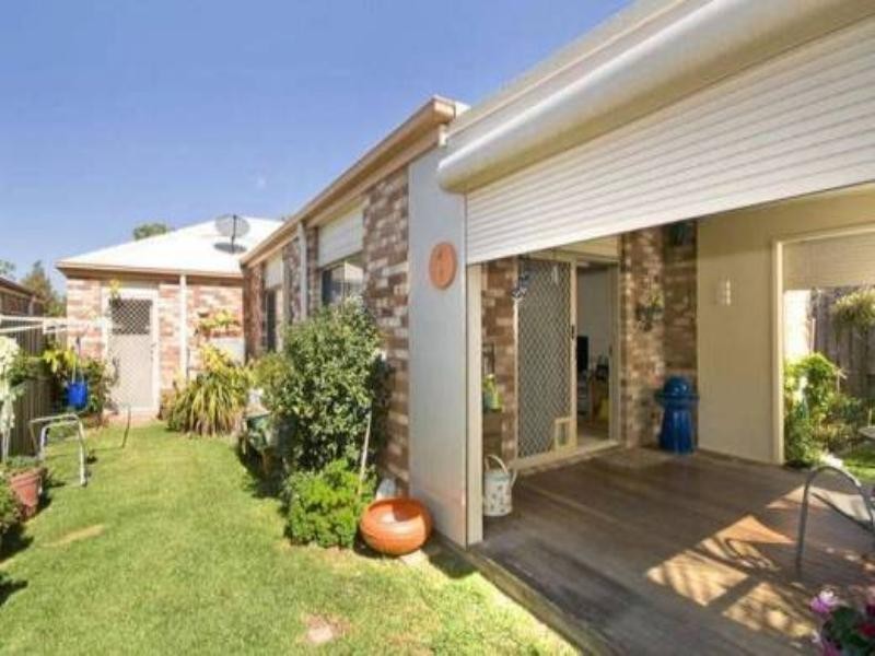 4 Waimea Drive, Varsity Lakes QLD 4227