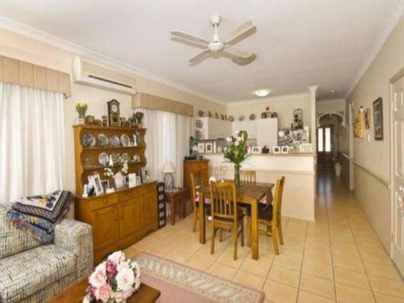 4 Waimea Drive, Varsity Lakes QLD 4227