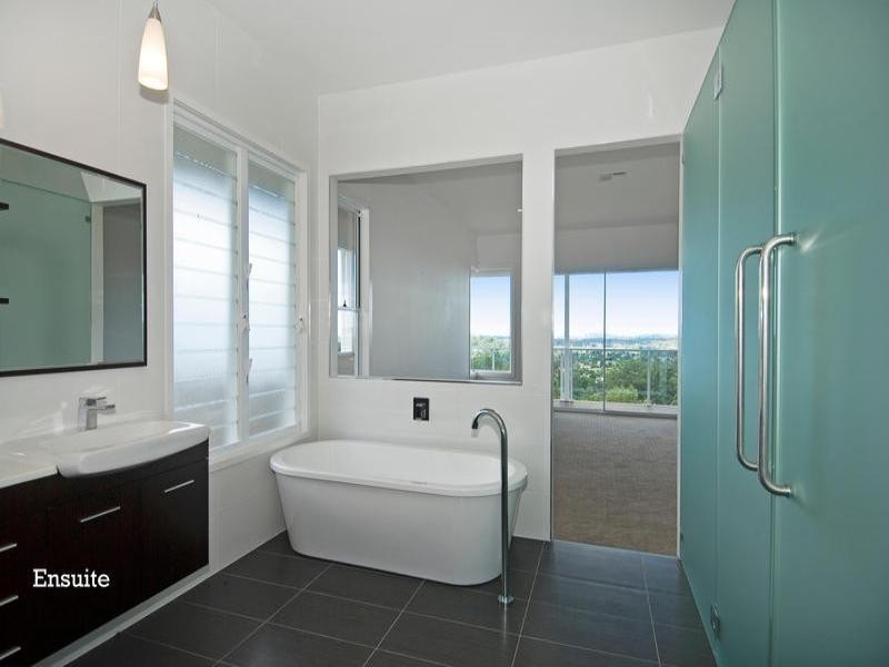 29C Baileys Road, Tallai QLD 4213