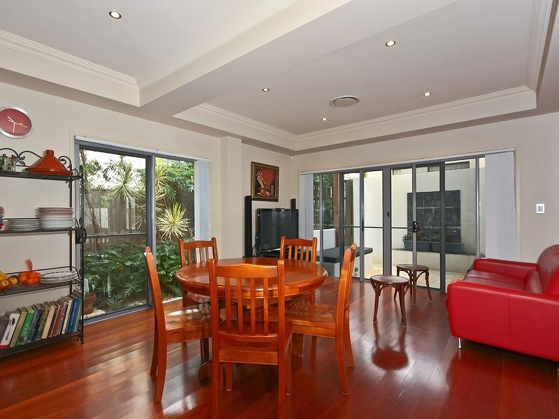 15 Avellino Drive, Varsity Lakes QLD 4227